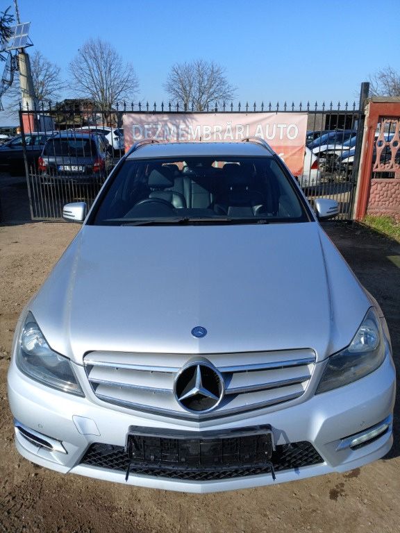 Aripa fata stanga Mercedes W204,C220 an 2012, facelift,break