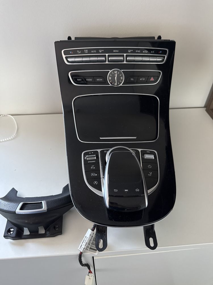Ornament tunel Mercedes E klasse W213, Touchpad
