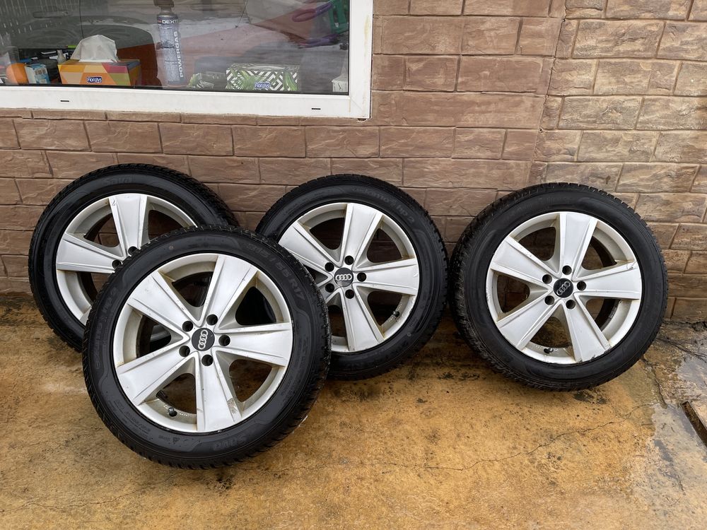 Cauciucuri de iarna cu jante de aliaj Q3 215/55 R17