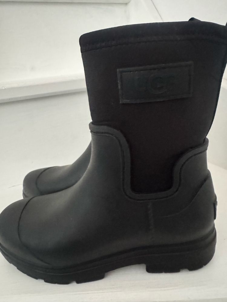 Vand cizme UGG marimea 38