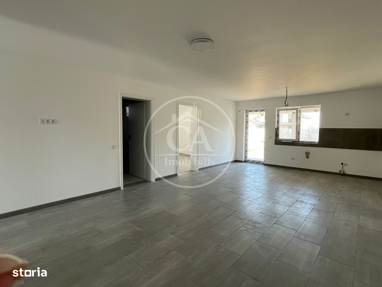 Casă de vânzare tip duplex cu 4 camere în Nojorid, Oradea.