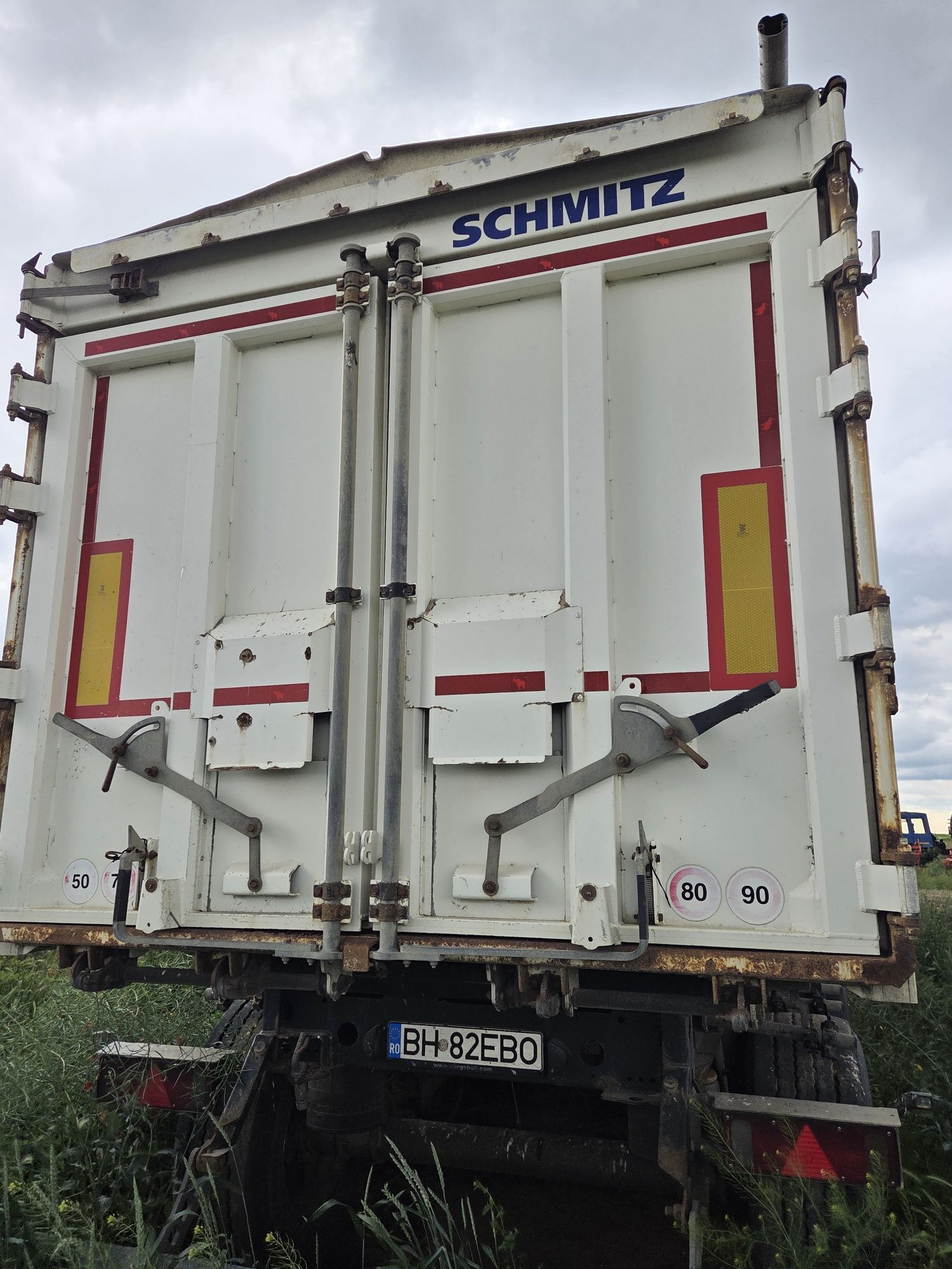 Vând semiremorci cereale Schmitz 52 mc
