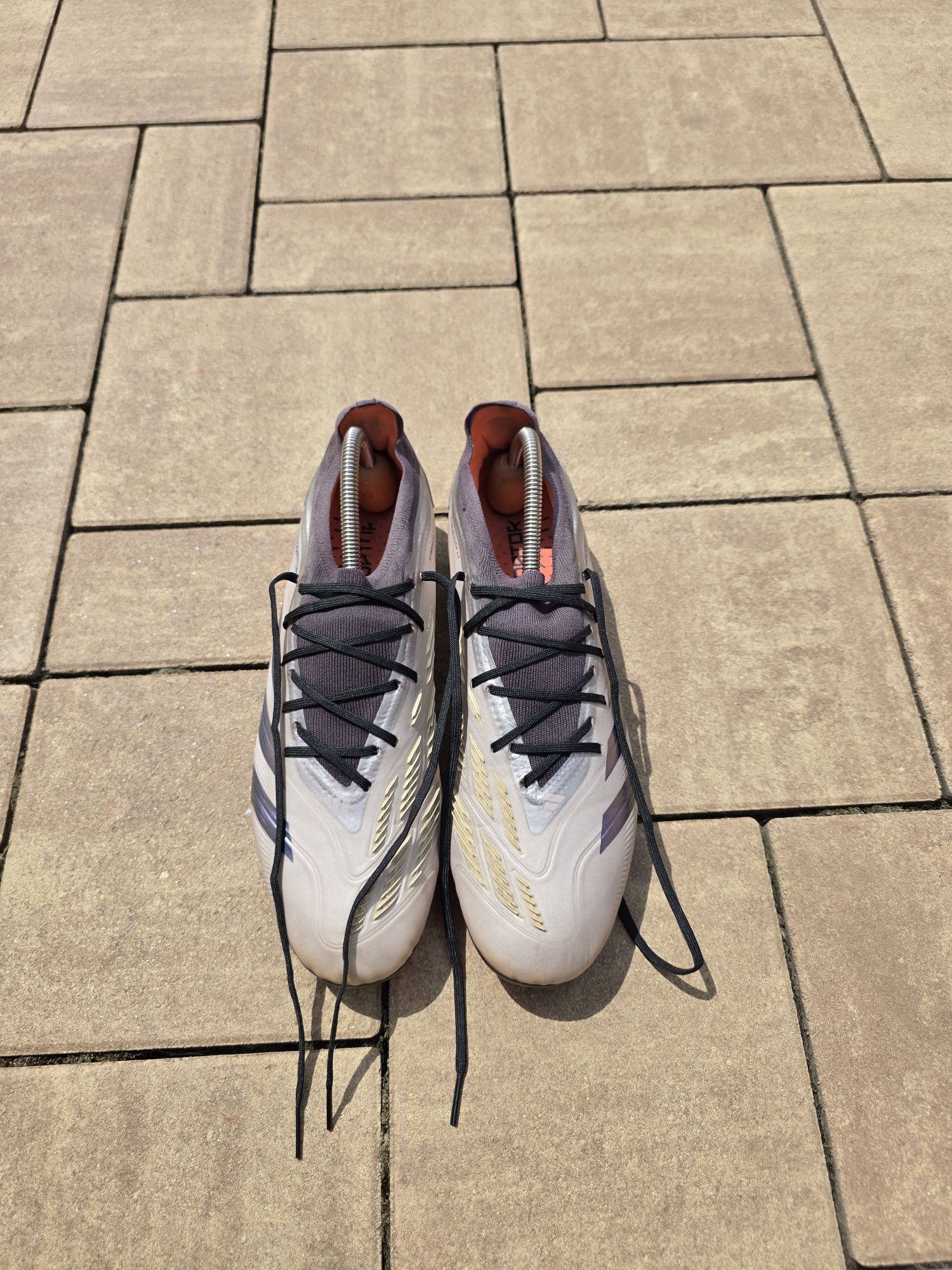 Vand ghete de fotbal Adidas Predator Elite