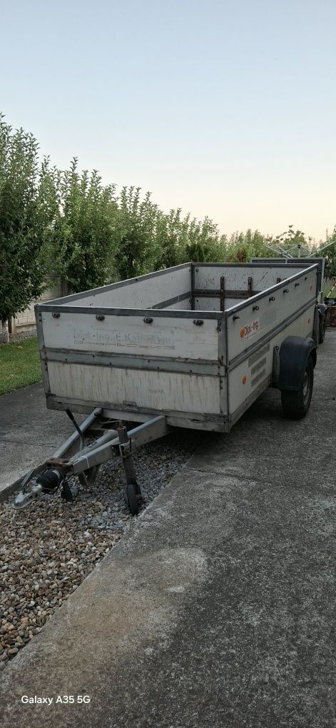 Vand remorcă de 2 tone cu 2 axe sau cu 1 axa