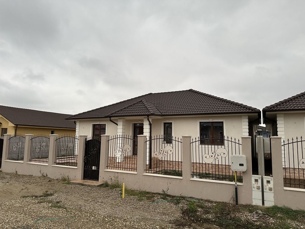 Casă parter nouă, 3 dormitoare, terasă 34 mp, Nojorid – proprietar