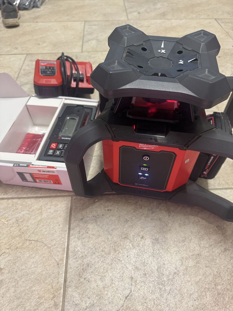 Vand laser nivela milwaukee