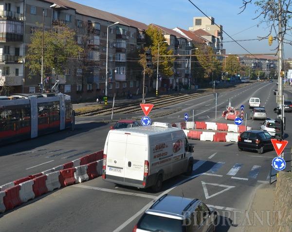 La loc comanda! Giraţia de la intersecţia străzilor Nufărului cu Nojoridului şi Meiului se desfiinţează la cererea Poliţiei Rutiere
