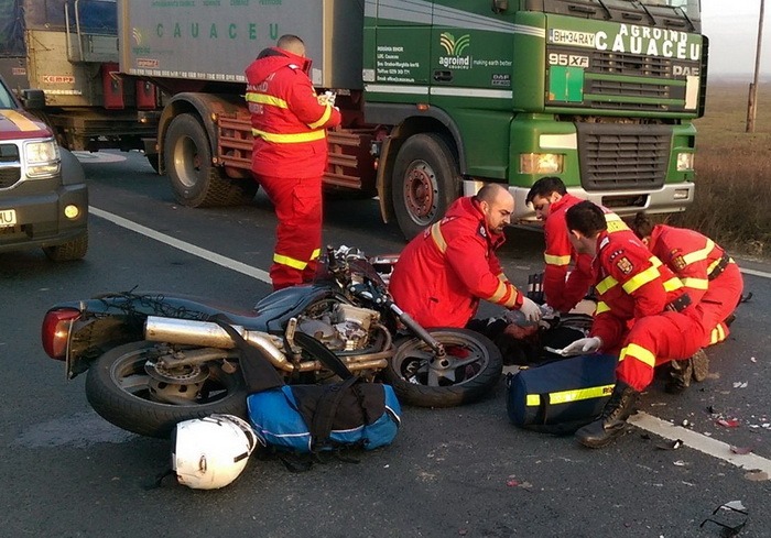 Accident pe DN 79, în apropiere de Nojorid: Un motociclist, poliţist la DGA Bihor, a murit! (VIDEO)