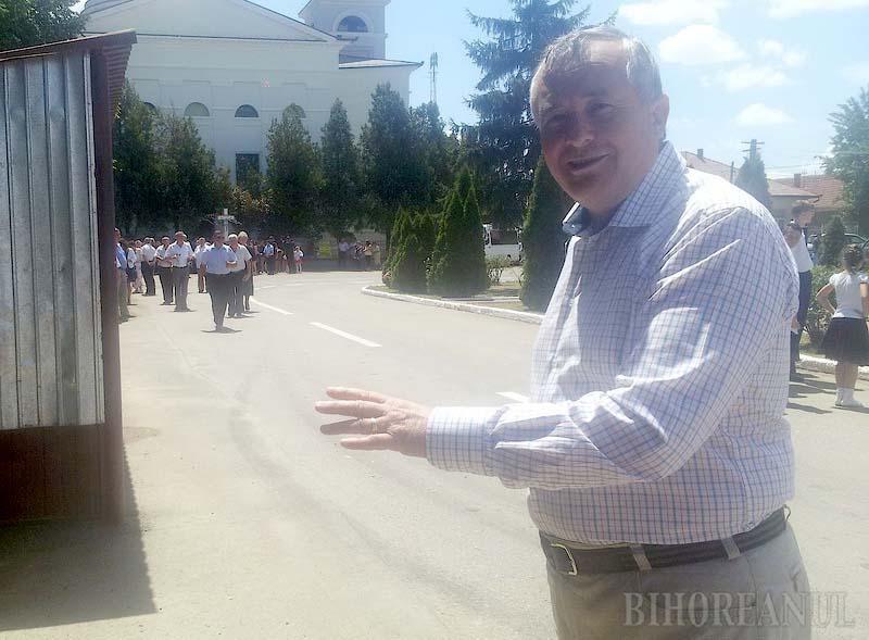 Condamnat şi nu prea: Judecat pentru că şi-a angajat fiul şi nevasta în Primărie, fostul edil de Nojorid, Mircea Crainic, a scăpat cu o pedeapsă... amânată