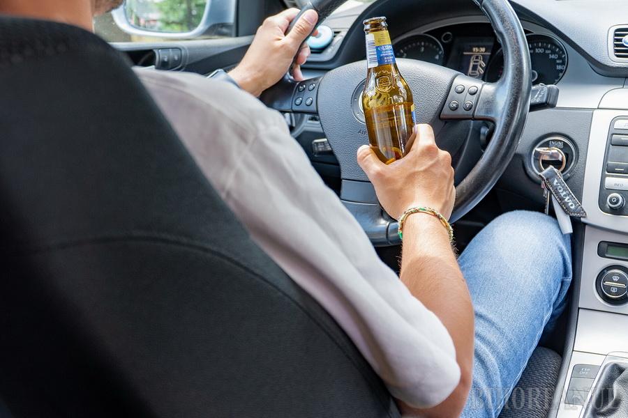 „Capturi” de weekend: Un bărbat, găsit că șofa prin Nojorid cu 1,31 mg/l alcool pur în aerul expirat. Alți șoferi, prinși drogați la volan