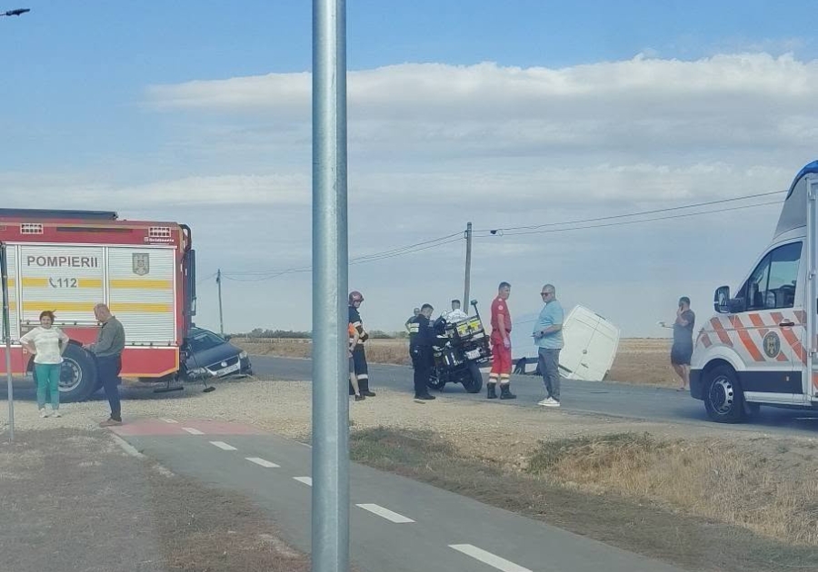 Accident lângă Oradea, pe drumul dintre Livada și DN 79: o persoană a fost transportată la spital
